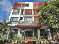 Nicobar Con Dao Hotel Hotels near Bãi Đầm Trầu