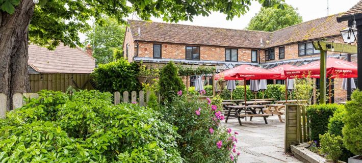 Crown & Horns Hotels in Newbury