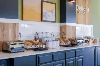Spark by Hilton Dumas - breakfast