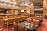 本德希爾頓花園飯店 - 早餐