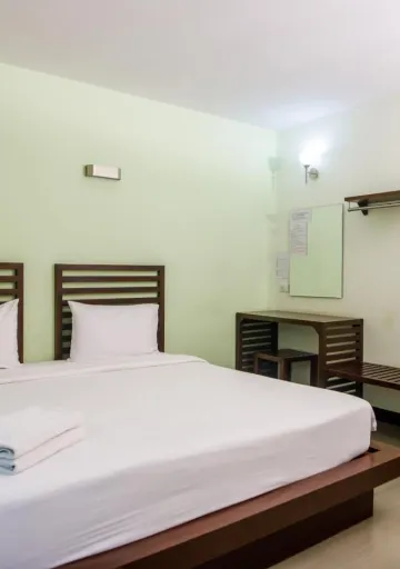 ห้องสแตนดาร์ดพร้อมเครื่องปรับอากาศ