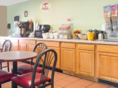 Super 8 by Wyndham O'Fallon MO/St. Louis Area Hotels in O'Fallon