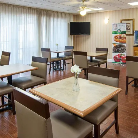 Quality Inn Magnolia