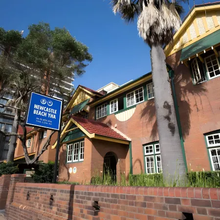YHA Newcastle Beach Отели рядом с достопримечательностью «Музей Ньюкасла»