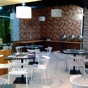 Bali de Anyer Hotel & Restaurant