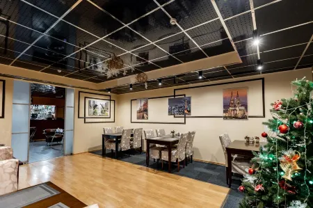 Прионежский Отели рядом с достопримечательностью «Памятник Петру I»