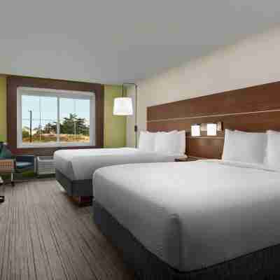 ホリデイ イン エクスプレス ホテル & スイーツ マリーナ - ステート ビーチ エリア by IHG Rooms