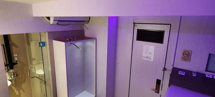 Capbo Capsule Hotel Hotels in Regol