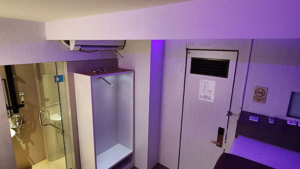 Capbo Capsule Hotel
