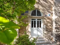 Well of Life Luxury Rooms Hotel dekat Split City Centre
