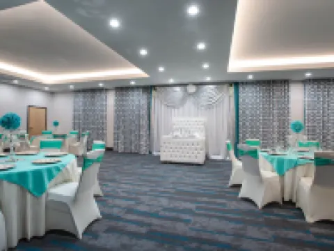 La Quinta Inn & Suites by Wyndham Manassas VA-Dulles Airport Hotels in Prince William County