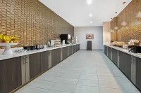 La Quinta Inn & Suites by Wyndham DFW West-Glade-Parks فنادق في Euless