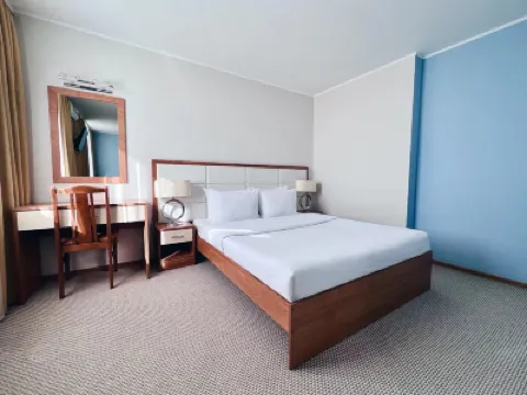 Apri Polet Hotel فنادق في 