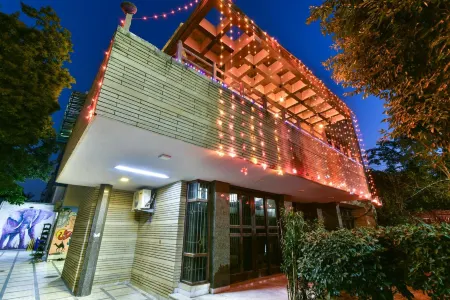 Hoztel Jaipur Отели рядом со станцией Jaipur Railway Station