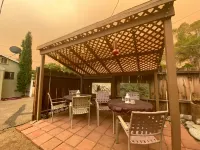 인디펜던스 코트하우스 모텔