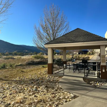 Western Slope Suites Parachute