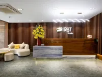 First Studio Hotel Da Nang Hotel dekat Marble Moutain