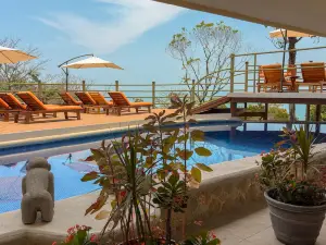 Issimo Suites (Adults Only)