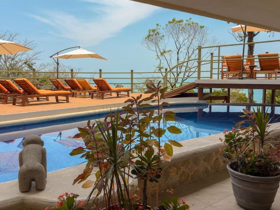 Issimo Suites (Adults Only)
