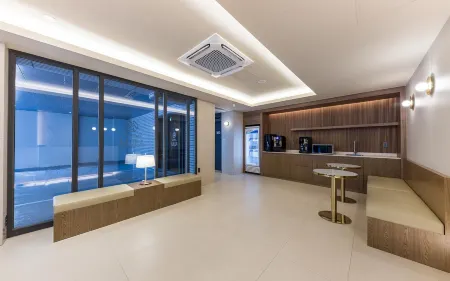 Hotel Aria Отели в г. Чхонан