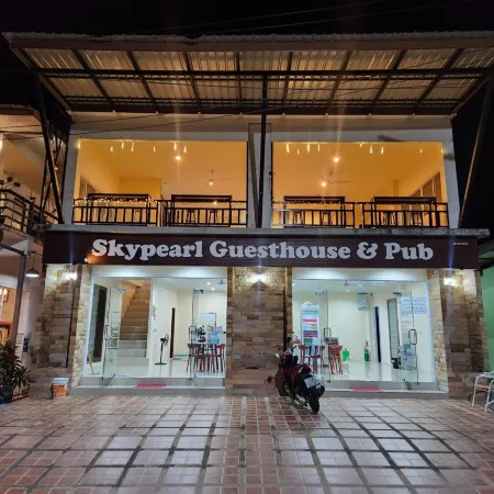 Skypearl Guesthouse & Café
