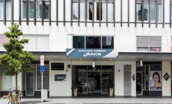 Luxury 2Br Apt Pool, Gym, Prime Spot Zodiak Stays