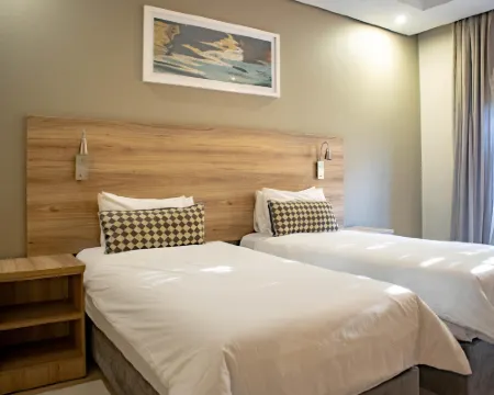 Regal Inn Hotel Midrand ミッドラントのホテル