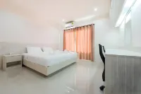 At One Hotel Chiangrai - Kitchenette