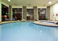 Holiday Inn Express Fallon by IHG - Kolam Renang