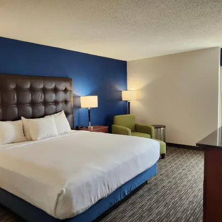 Heritage Inn & Suites St Louis Fenton, Trademark by Wyndham