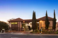 Days Inn by Wyndham Pinole Berkeley Các khách sạn gần Tilden Regional Park