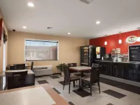 Super 8 by Wyndham Henryetta Hotels in Henryetta