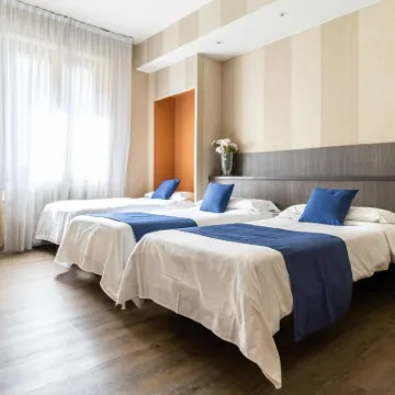 فندق غاردا Hotels near ريبابليكا