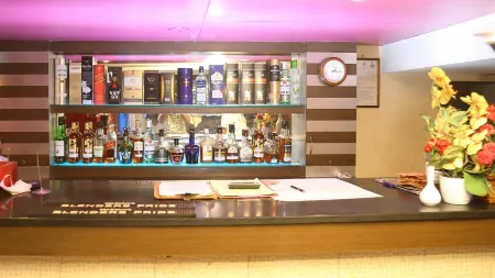 Hotel Rajvihar Deluxe Отели в г. Карнул