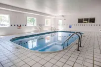 Comfort Inn Muscatine Near Hwy 61 - parking