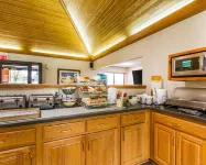 Quality Inn & Suites Hotels in Marion