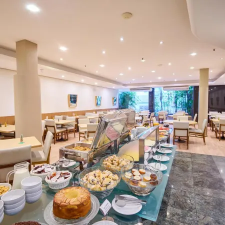 South American Copacabana Hotel Отели рядом с достопримечательностью «Пляж Арпоадор»