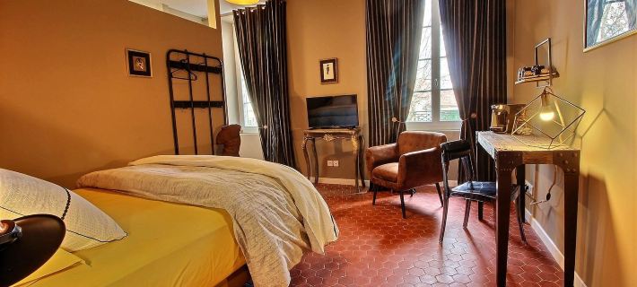 Effets Personnels Hoteles en Orange