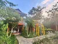 Love Hill Than Uyen - Pools