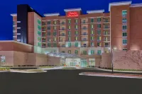 Hampton Inn & Suites Downtown Owensboro/Waterfront Các khách sạn gần Daymar College