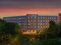 波士頓南-昆西Staybridge Suites 菲尔兹角附近的飯店