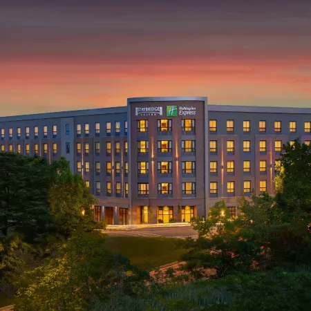 Staybridge Suites BOSTON-QUINCY by IHG Отели рядом с достопримечательностью «Пляж Нантаскет»