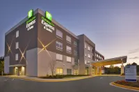 Holiday Inn Express & Suites South Hill
