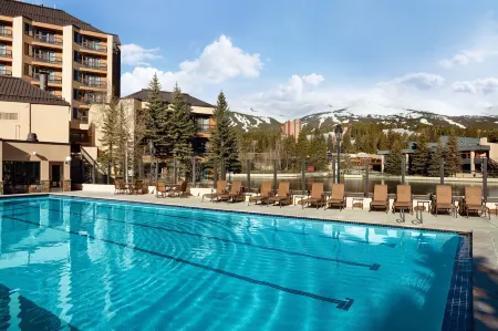 Marriott's Mountain Valley Lodge at Breckenridge Отели рядом с достопримечательностью «Квандари Пик Трейлхед»