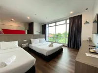 Benutten 99 Hotel Hotels near Kukup Fisherman Jetty (LKM)