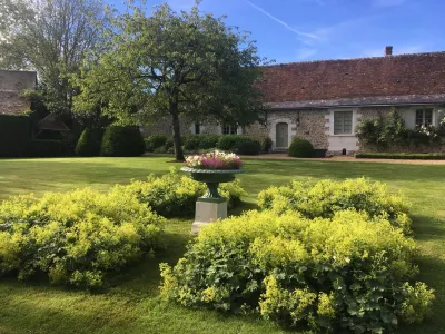 Manoir de Maucartier Hôtels à : Monnaie
