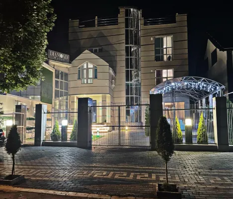 Diamond Hotel فنادق في Codru