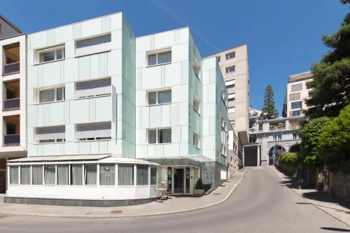 Bon Port Hotels in Montreux