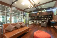Reuan Vilawan Hotels in Damnoen Saduak District