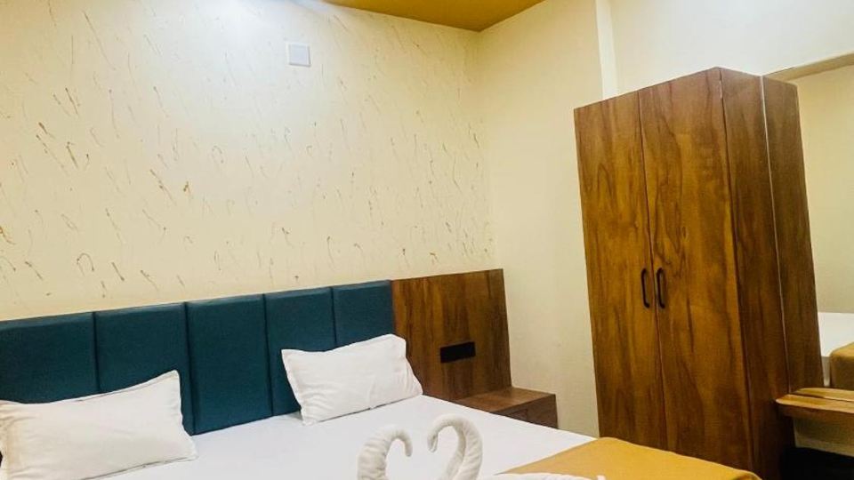 Hotel Hari Palace - Near Shree Dwarkadhish Temple